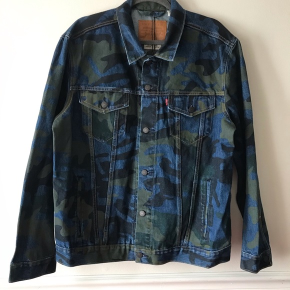 levi's camo trucker jacket